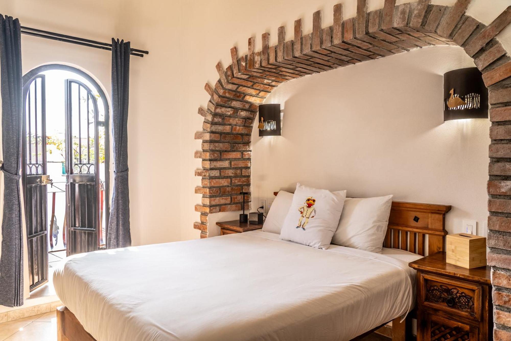 5 Frogs Hotel Бусеріас Екстер'єр фото