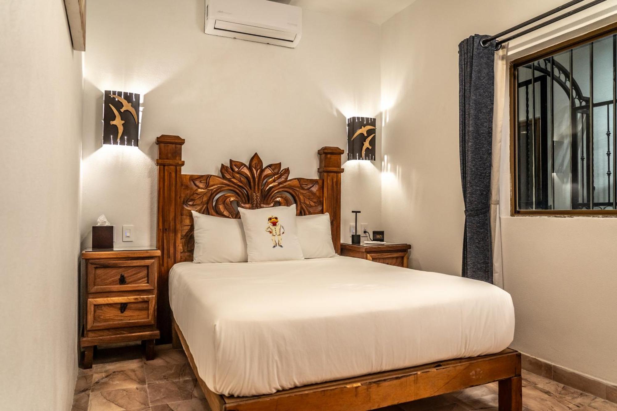 5 Frogs Hotel Бусеріас Екстер'єр фото